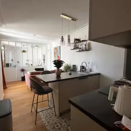 Cosy 50m Flat For 4 Guests *